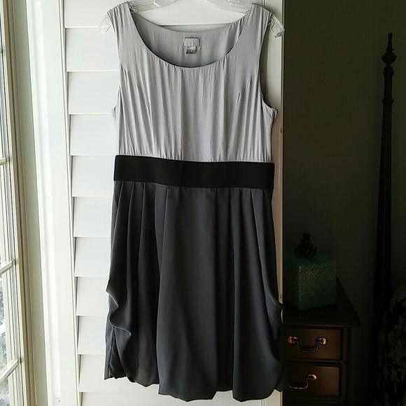 H&M Two-toned Kangaroo Dress - Picture 1 of 7